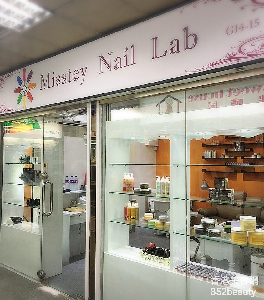 Eyelashes: Misstey Nail Lab